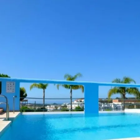 아파트 La Resina Golf And Country Club 에스테포나